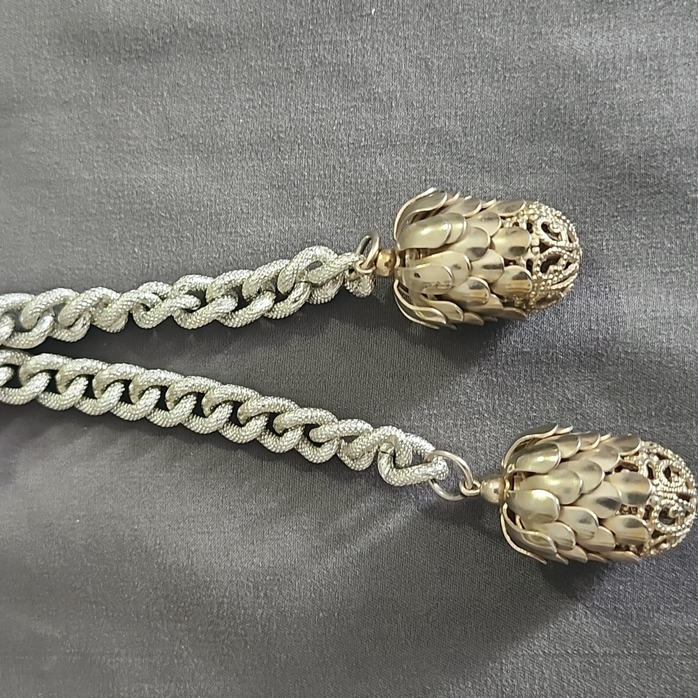 Elegant Silver Chain With Acorn Ends Necklace